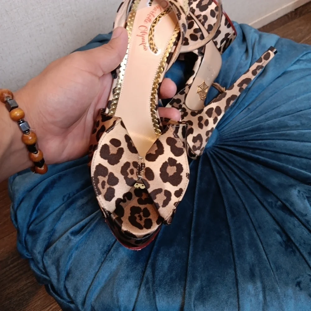 Charlotte Olympia Leopard Print Heels Made In Italy Size 40 Usa 9